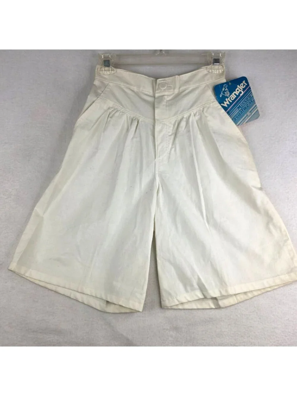 Vintage Wrangler Misses Casual Shorts Sz 6 White Deadstock USA Comfort Americana